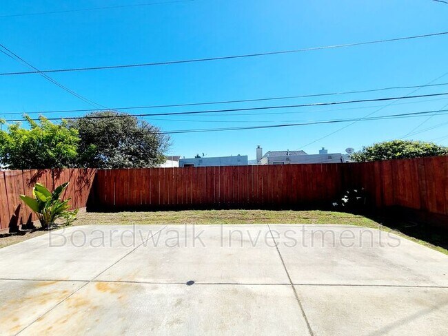 Building Photo - 15 Park Manor Dr