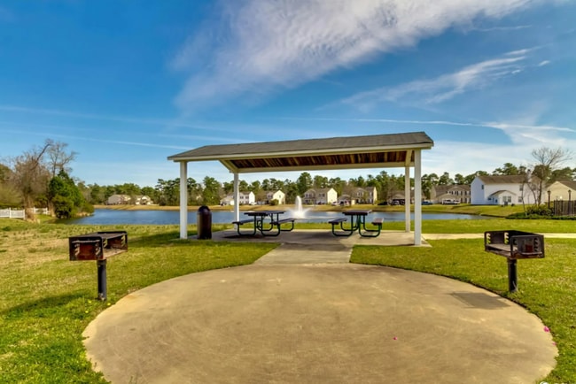 Building Photo - 421 Emerson Dr