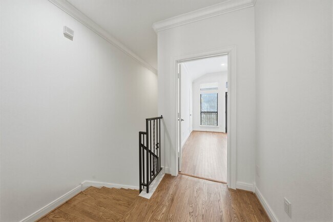 Building Photo - 6130 Hamman St