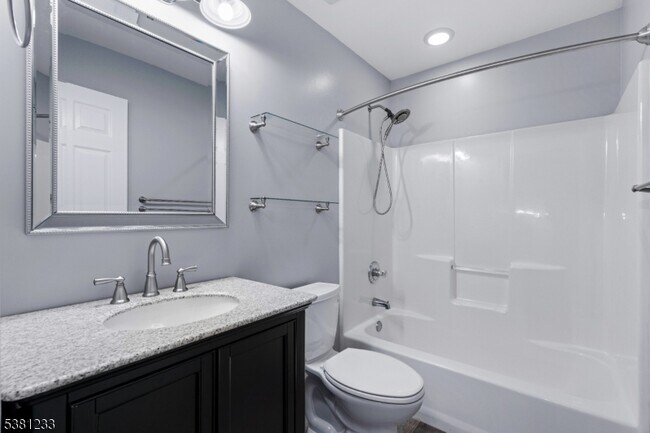 Building Photo - 15 Faxon Dr