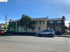 Building Photo - 742 Ponce De Leon Ave