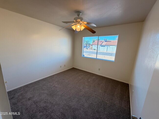 Building Photo - 1421 N Salida Del Sol