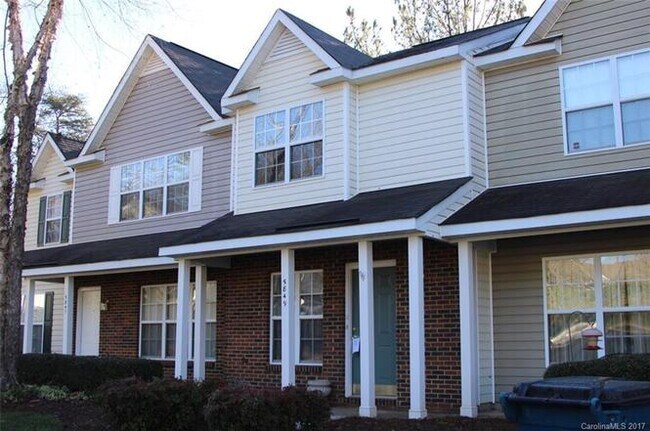 Building Photo - Cougar lane