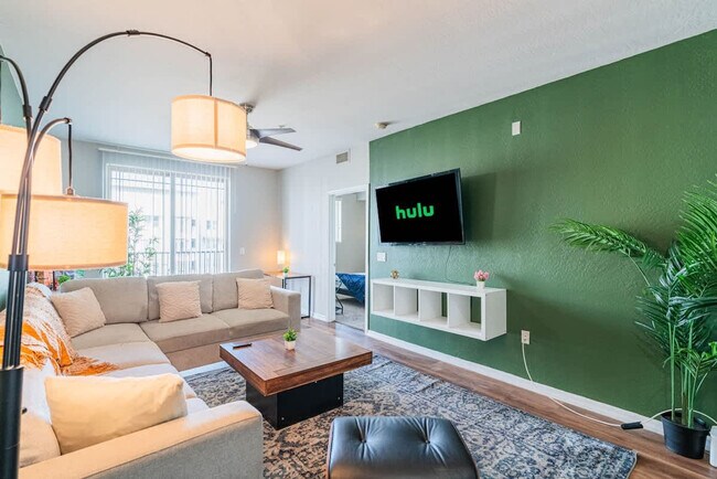 Building Photo - 1275 E University Dr