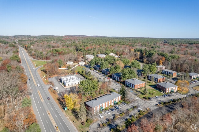 Aerial Photo - Colonial Drive Condominiums
