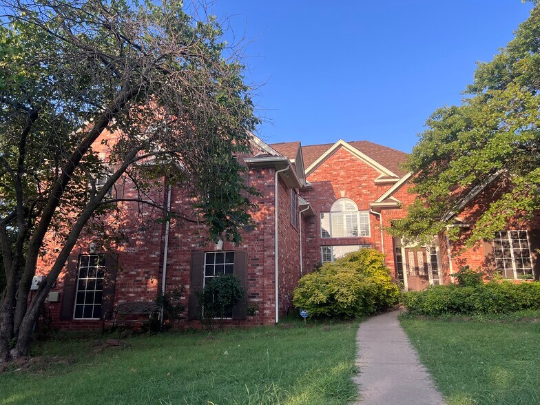 Building Photo - 1541 Valley Creek Rd