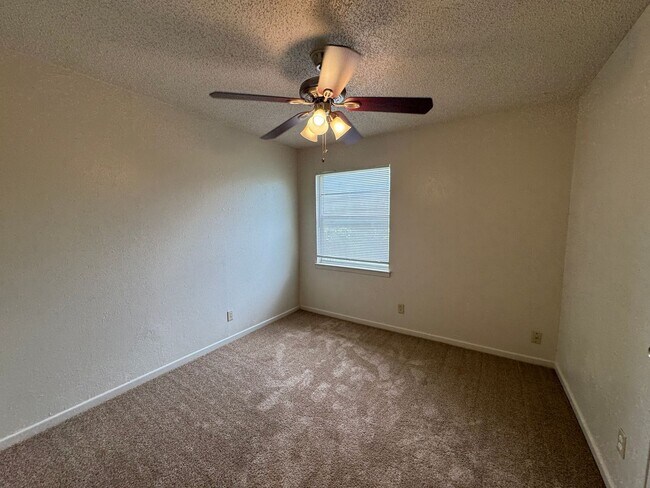 Building Photo - 3-Bedroom House for Rent in Killeen