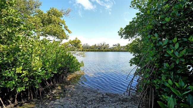 Building Photo - 3330 Gulf of Mexico Dr