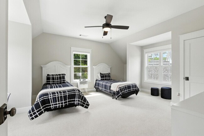 Building Photo - 143 Steepleview Dr