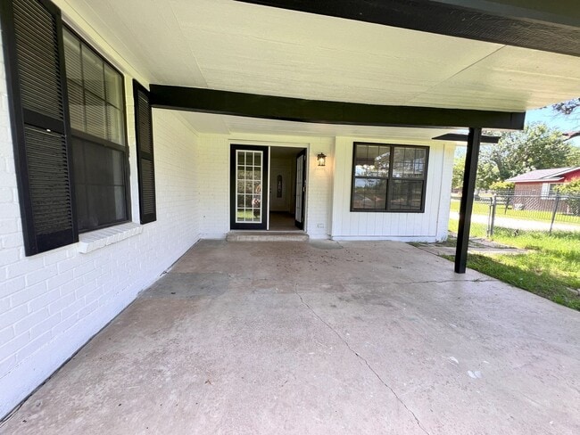 Building Photo - Charming 3-Bedroom Home for Rent in Harker...