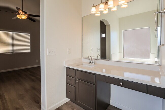 Building Photo - 13045 W Columbine Dr