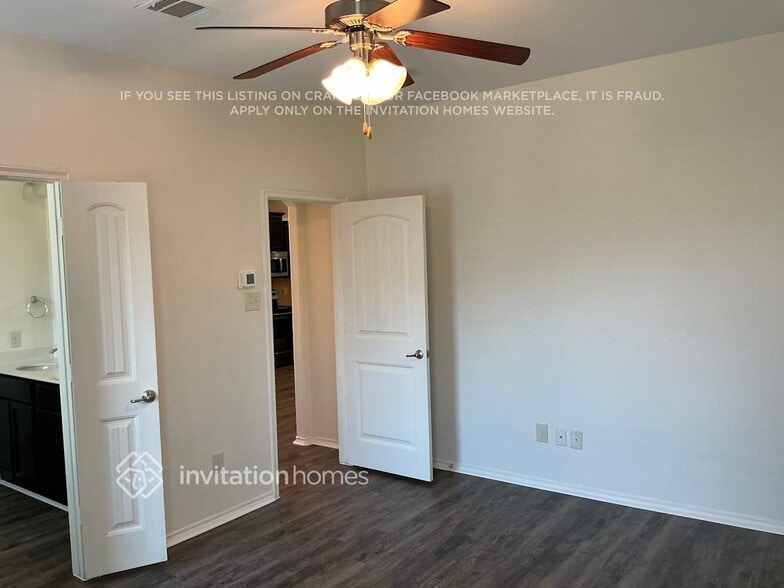 Building Photo - 1336 Red River Dr