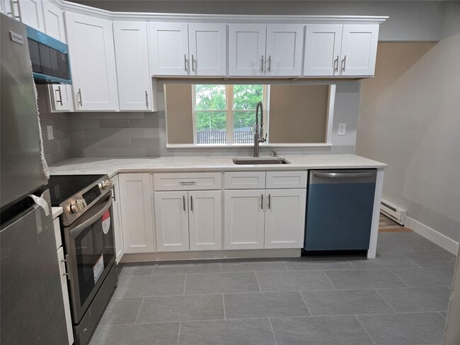 Building Photo - 548 Sierra Vista Ln
