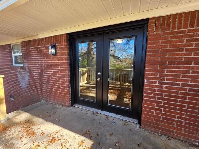 Building Photo - 15 Cliffwood Cir