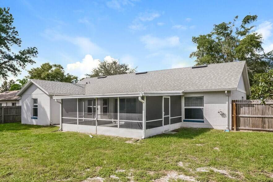 Building Photo - 1078 Providence Ln