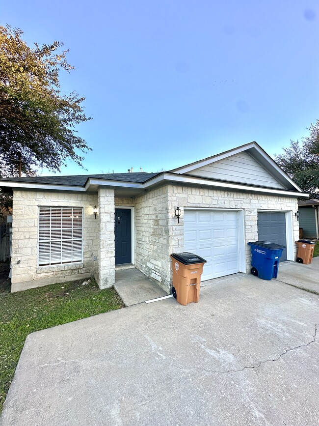 Building Photo - 1709 Constantino Cir