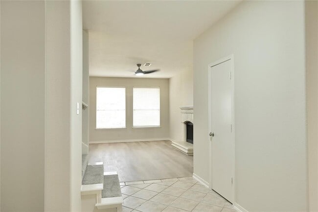 Building Photo - 23902 Spring Way Dr