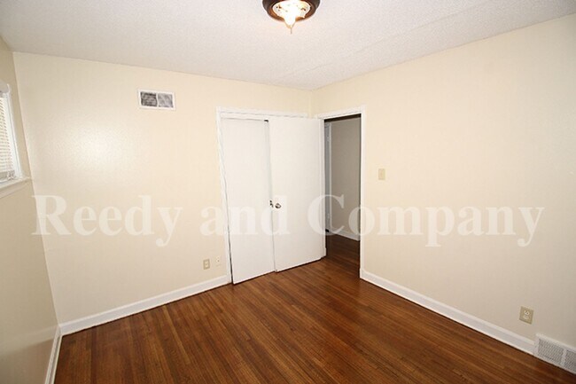 Building Photo - 5072 Cresser St