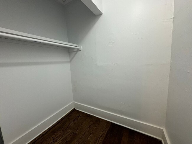 Building Photo - Cute 2 bedroom 2 bathroom home!