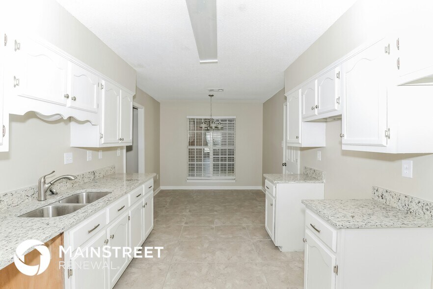 Building Photo - 7232 Layne Dr