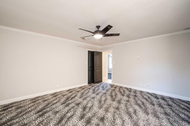 Building Photo - 3215 Sesbania Dr