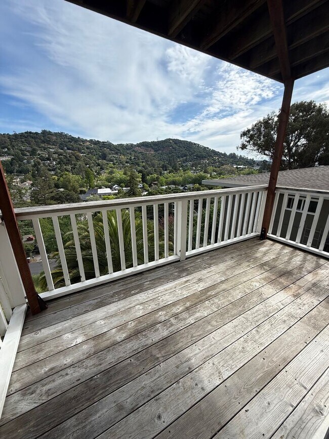 Building Photo - 55-57 Bayo Vista Way