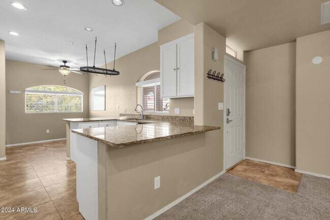 Building Photo - Available furnished or unfurnished (brand New Furniture) Amazing Condo available today