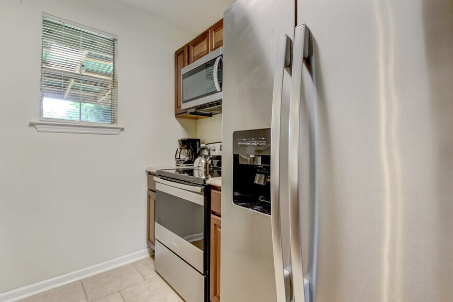 Building Photo - 116 Laurelwood Dr