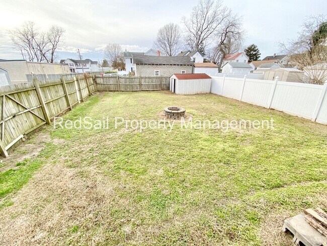 Building Photo - Crowne Pointe home available!