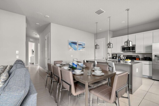 Building Photo - 7740 Sandy Ridge Dr