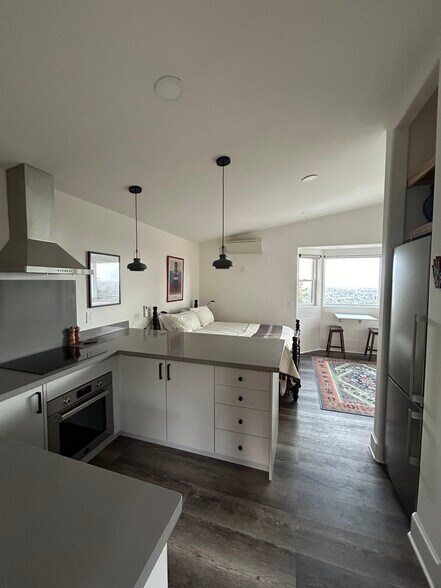 Building Photo - 10715 Ridgeview Way