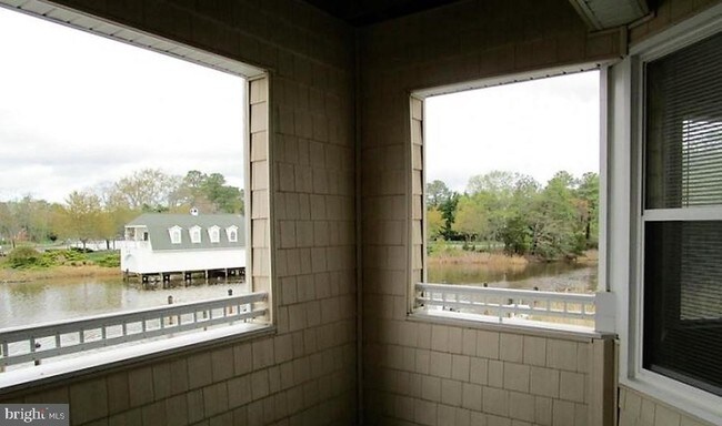 Building Photo - 614 Oyster Bay Pl