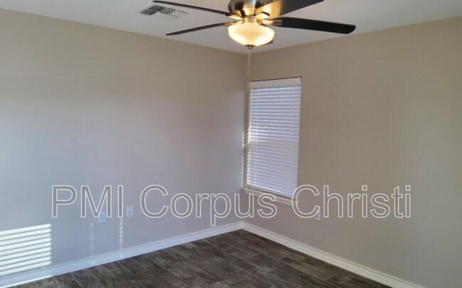 Building Photo - 2934 Carver Dr
