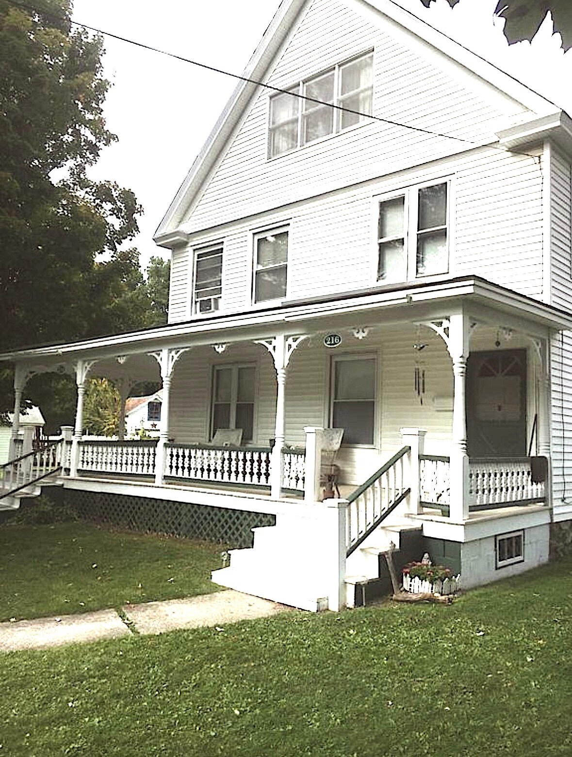 Building Photo - 214 Beech St