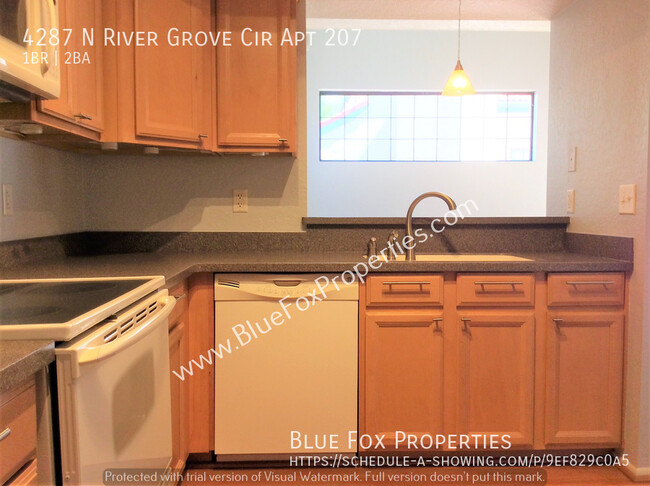 Building Photo - Beautiful Condo 10mins to UofA!