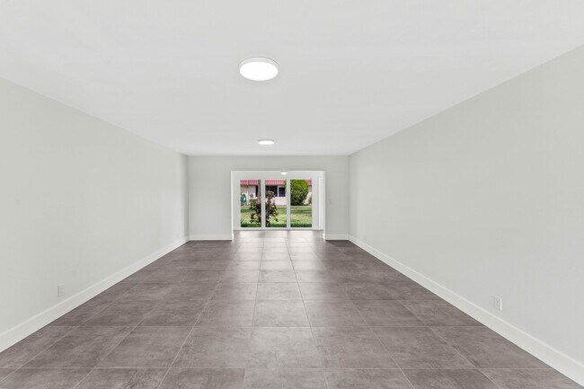 Building Photo - 711 Laconia Cir