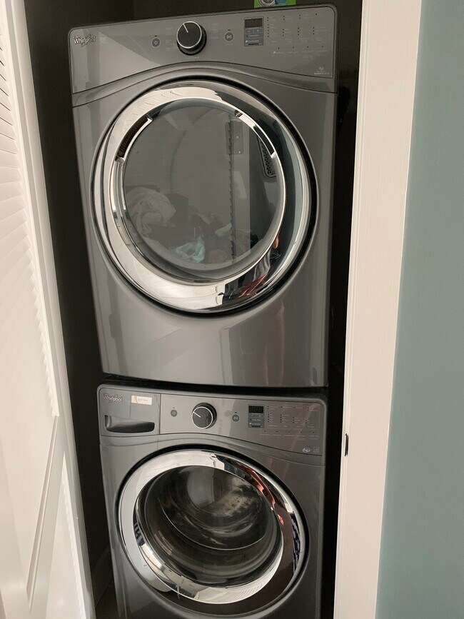 Top Floor Washer/Dryer - 2801 Stone Rock Dr