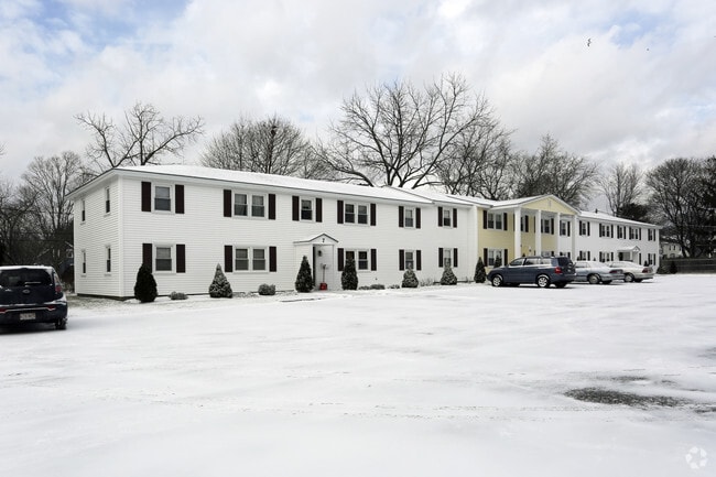 Primary Photo - Perry Street Apartments