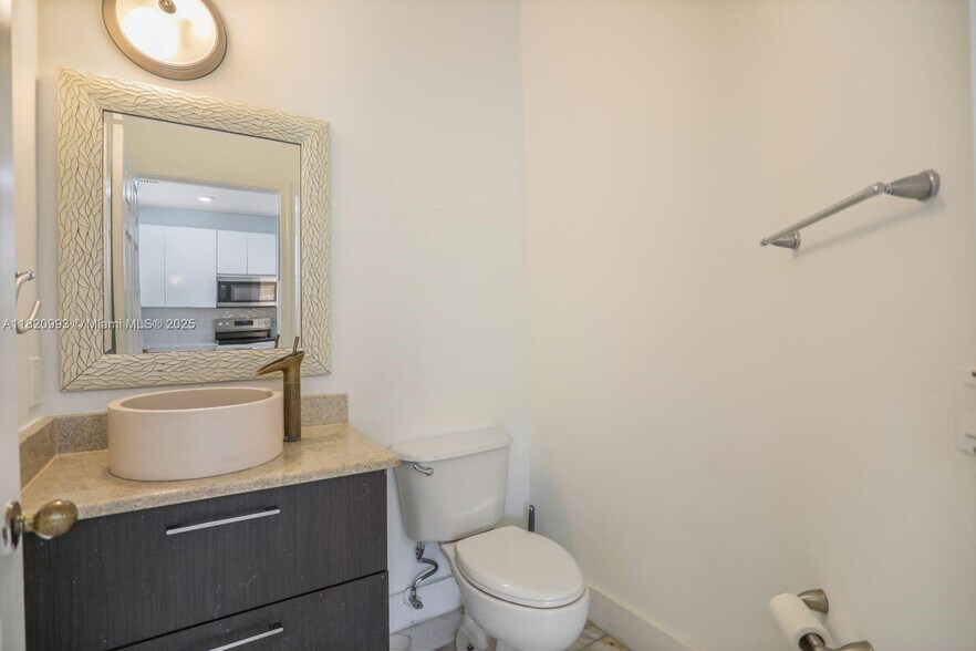 Building Photo - 1126 Golden Cane Dr