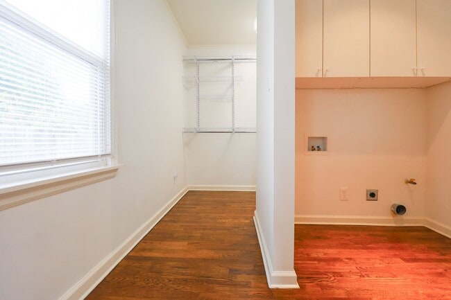 Building Photo - Beautiful Brookside duplex unit - NO PETS