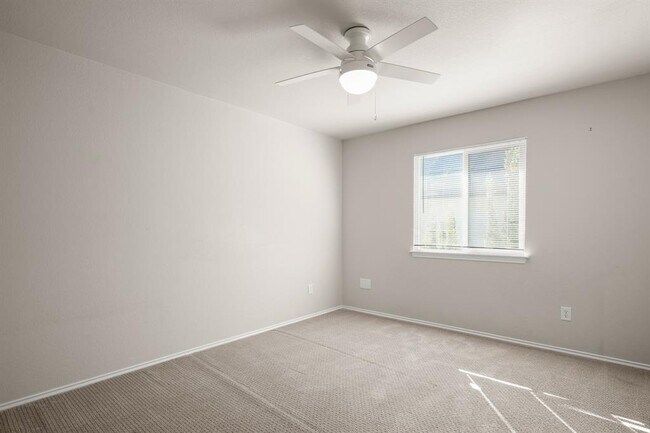 Building Photo - 17841 Park Valley Dr