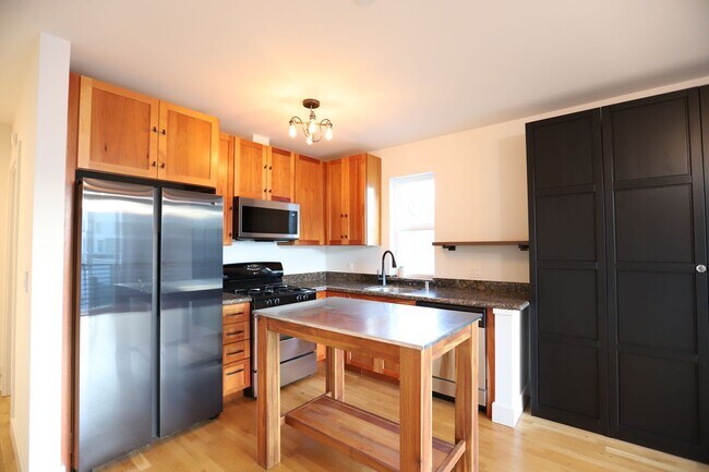 Building Photo - 776 Tehama St