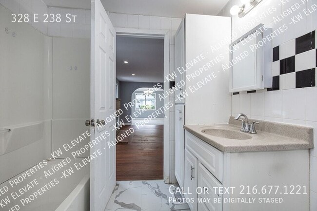 Building Photo - 328 E 238th St