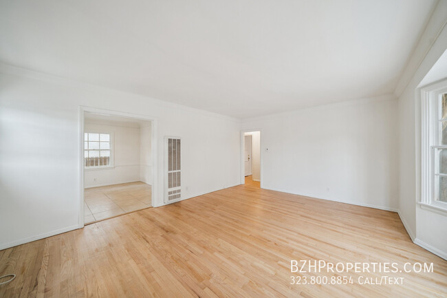 Building Photo - 1047 S Holt-