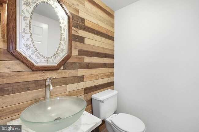 Building Photo - 7329 Fleetwood Ct