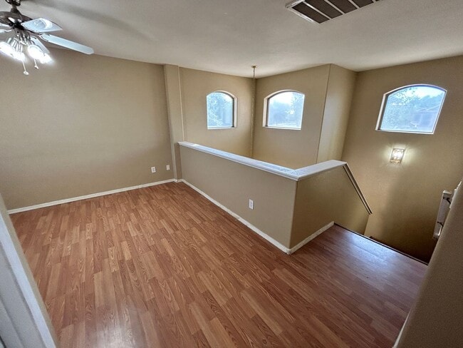 Building Photo - 3Bdm 2.5Ba Avondale Home with a Loft! *NO ...