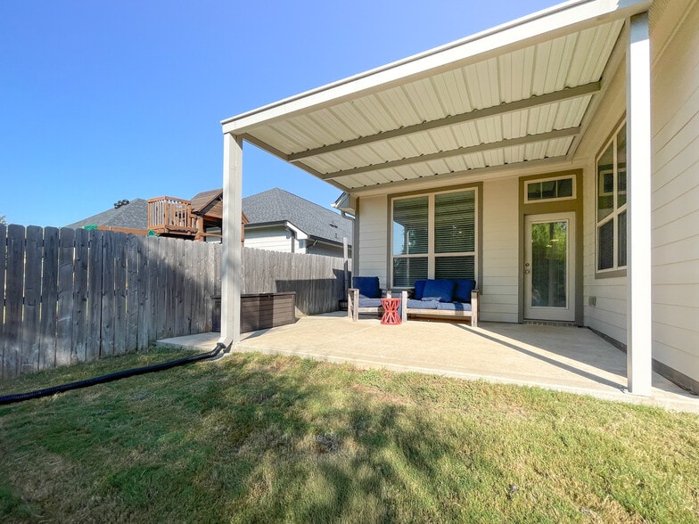 Building Photo - 10265 Driskill Dr