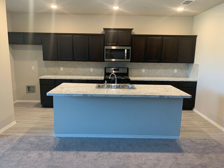 Building Photo - 1874 Indigo Ln