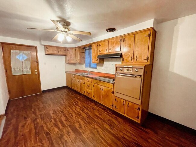 Building Photo - 528 Cypress Alley