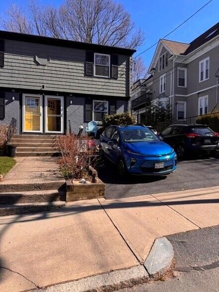 Building Photo - 46 Tenth Street